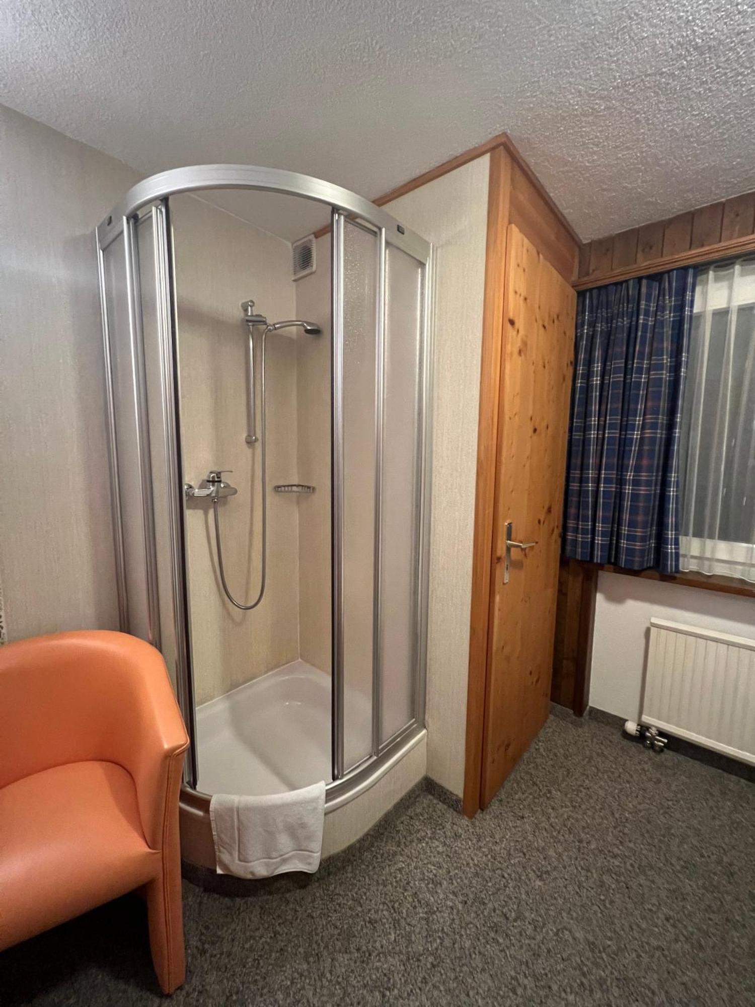 Romantic Room With Private Bathroom Saas im Prattigau المظهر الخارجي الصورة